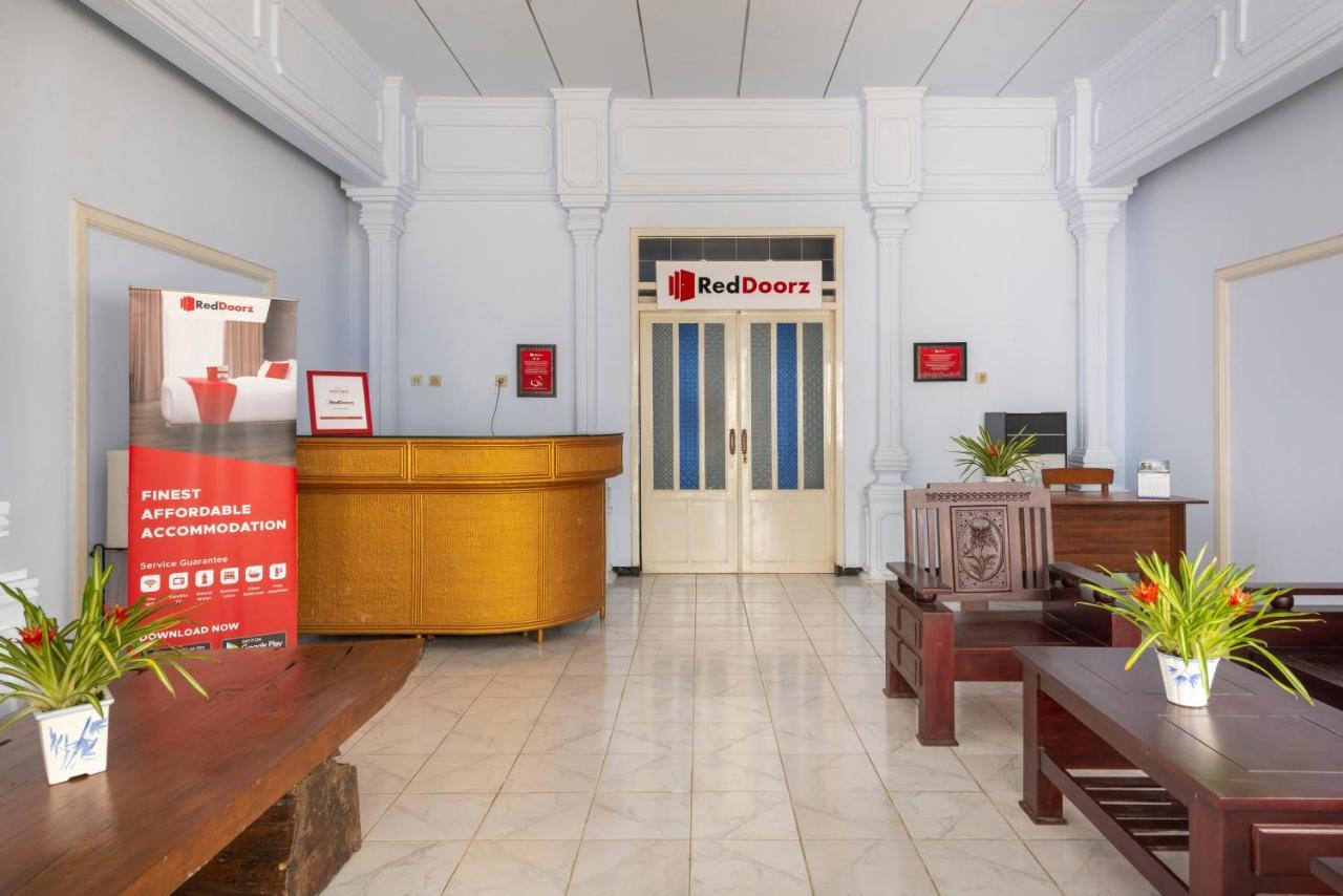 Reddoorz Syariah @ Bondowoso City Center Ngoại thất bức ảnh